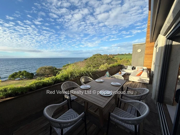 Penthouse meublé en front de mer avec vue sur l'océan à vendre — Flic en Flac