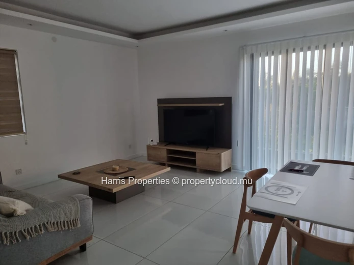 Beautiful and modern second floor apartment, with lift, for rent in a secure residence in Baie du Tombeau