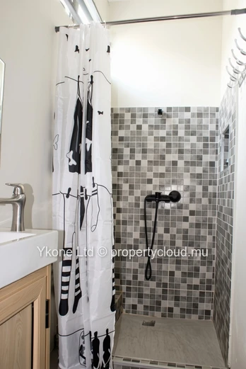 House To Rent In Trou aux Biches