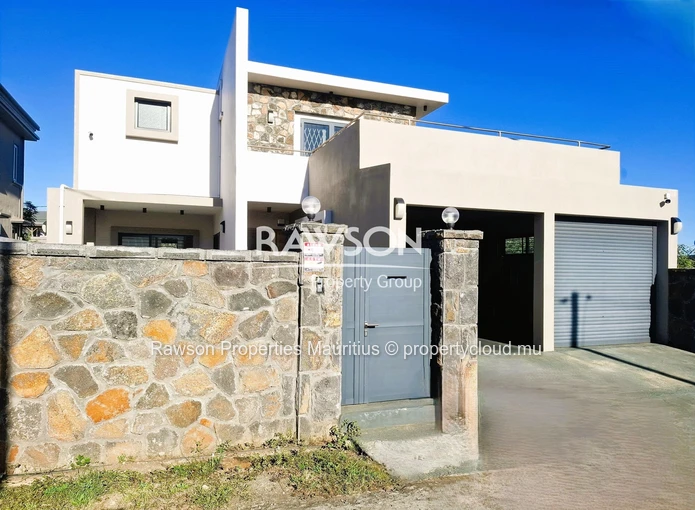A Vendre : Villa Moderne De 4 Chambres -  Trou Aux Biches 