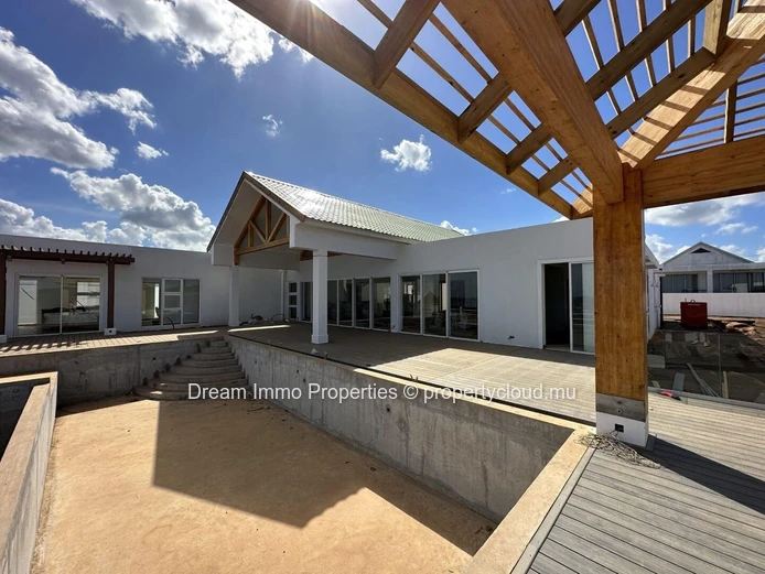 A 200M De La Mer ! Incroyable Villa 3 Ch Avec Belle Vue Mer Sur Albion – Ile Maurice