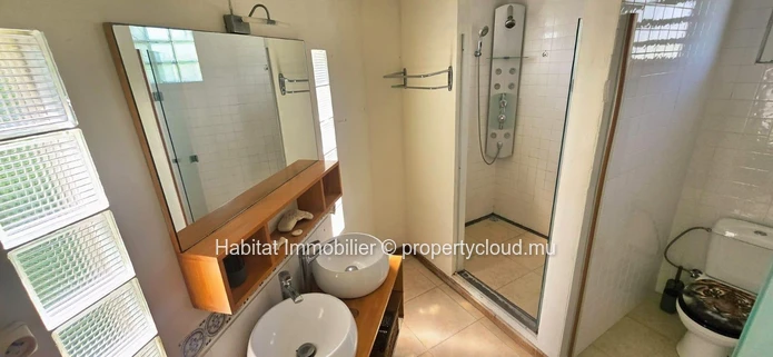 A louer : Maison de type townhouse, meublée et équipée de 118 m² à Bain Boeuf