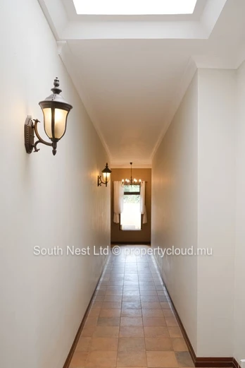 Villa de Luxe d'Exception à Tamarin | Domaine Golfique Privé & Art de Vivre Exclusif