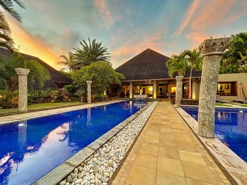 6 Bedroom House