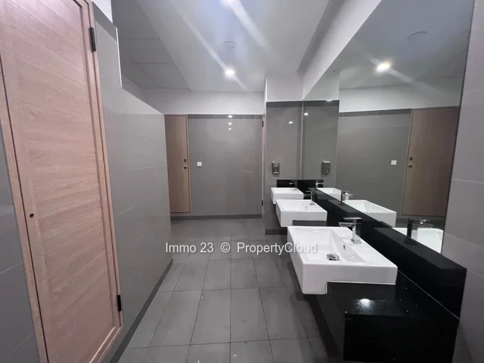 Office - 591m2 - Eb00e8ne - Ref. BU70079LO