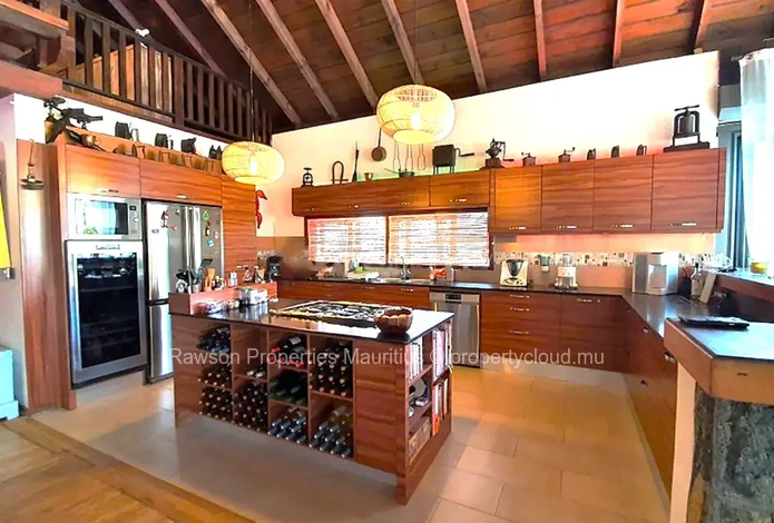Villa de Luxe à Vendre à Pereybere, Grand Baie - 4 chambres, piscine, idéale pour étrangers