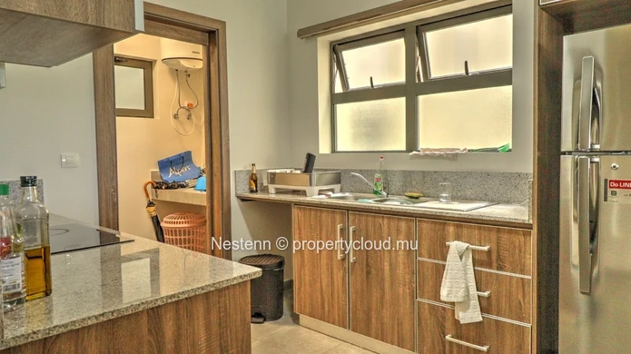 Modern 2-bedroom apartment with mountain view