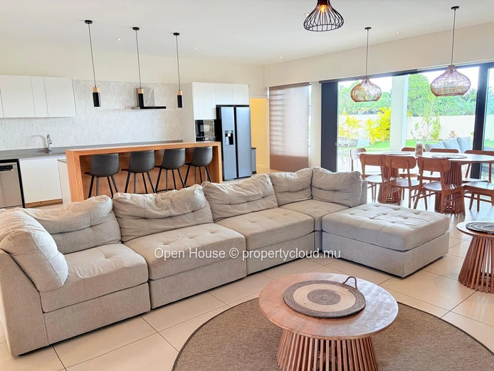 Furnished 320m² Villa for Rent in Charmoze