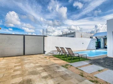 5 Bedroom Villa