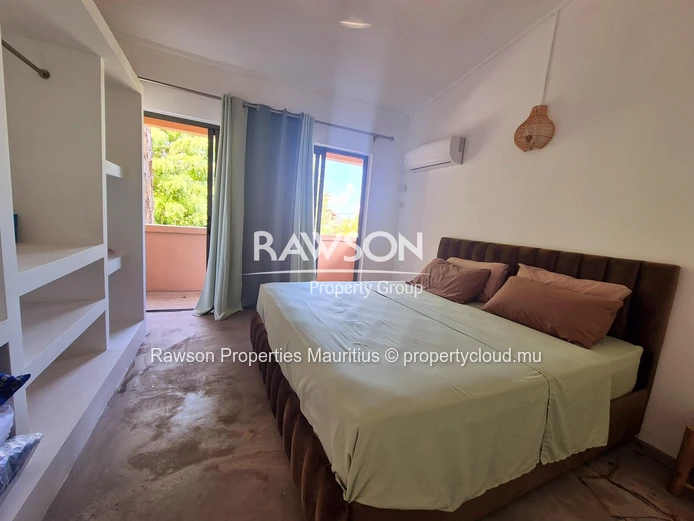 Superbe maison de 4 chambres entièrement rénovée à vendre | Piscine à débordement avec vue imprenable sur la montagne...