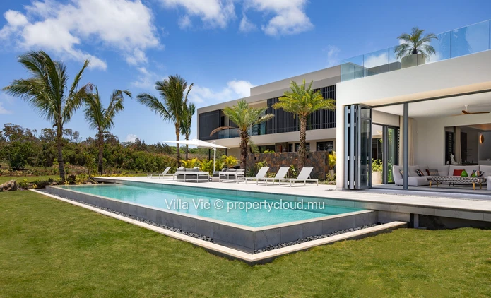 Beau Champ - Luxueuse villa de 5 chambres avec vue sur le golf