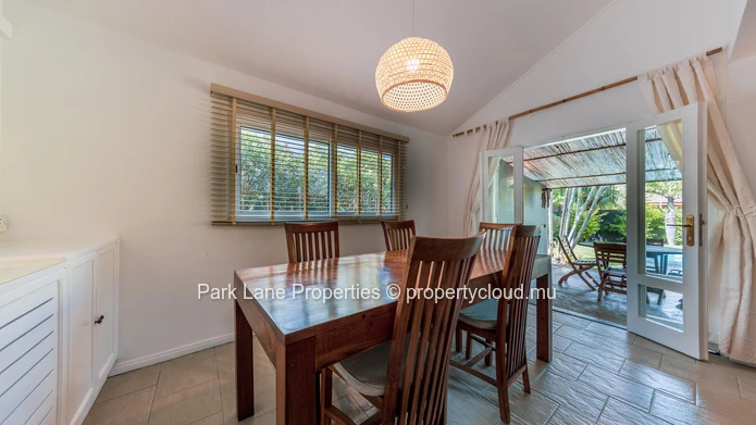 Charmante duplex de style cottage avec piscine privée et vue sur les montagnes