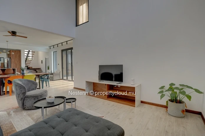 Maison moderne de 226 m² dans le Morcellement Fairview.
