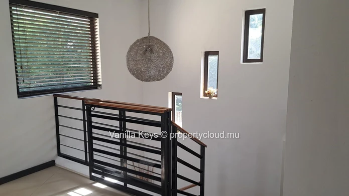 Exceptional 4-bedroom villa with pool, on long term rental in Petite Rivière Noire