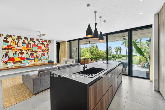 Appartement 3 chambres en bord de mer à vendre – Pereybère, Grand Baie