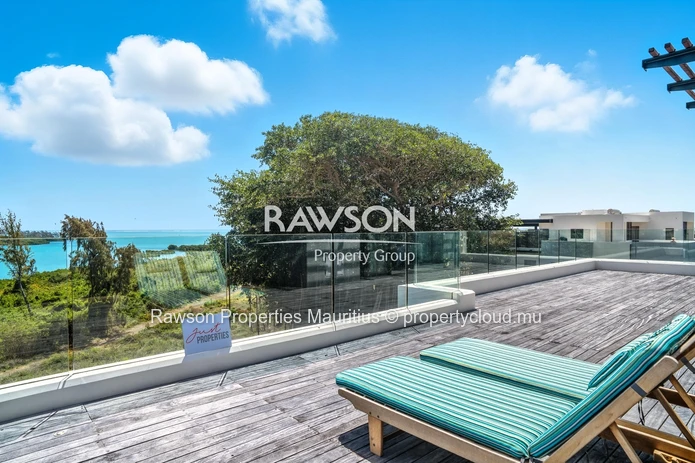 3 En-Suite Bedroom Penthouse | Sea View | Private Pool | Saint-Antoine