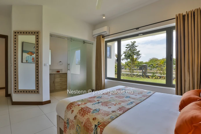 Modern villa of 4 bedrooms in a secure residence