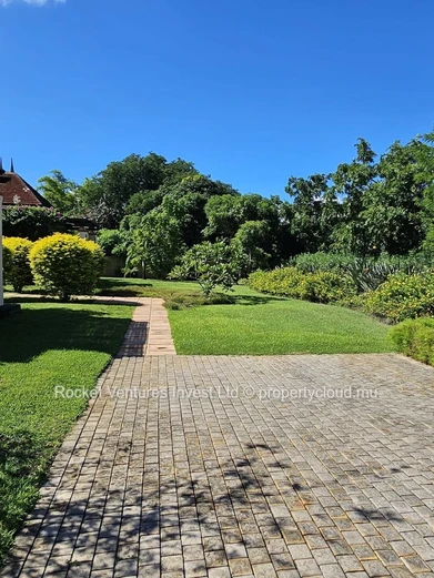 Villa Rénovée de 4 Chambres sur Terrain de Golf – Tamarina, Côte Ouest