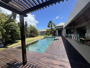 5 Bedroom Villa