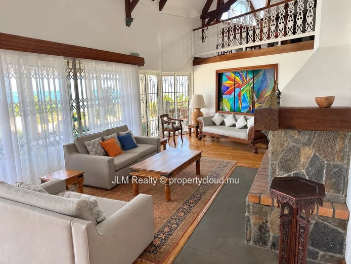 Villa d’exception à louer à Rivière Noire, Île Maurice – Vue panoramique sur Le Morne et l’océan