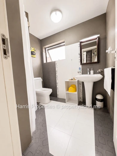 Belle Villa Individuelle Avec Piscine Privée À Vendre – Chemin 20 Pieds, Grand Baie
