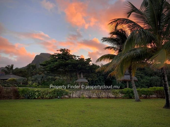 Sumptuous villa for sale in Vieux Grand Port