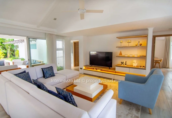 Domaine Clos du Littoral, Grand Baie  273m² habitables sur 754m² de terrain, 3 chambres, proche commodités, prix€.