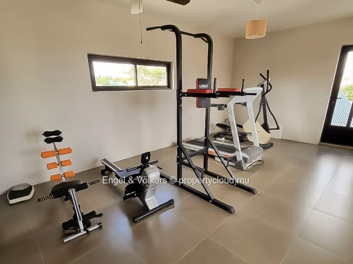 Spacious 5-Bedroom Individual House for Sale — Reserved for Mauritian Citizens