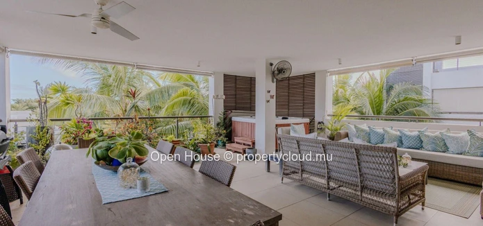Pereybère # accès privé et vue mer # Penthouse de 359 m2  avec piscine privée et 3 chambres en suite # prix 1.700.000$