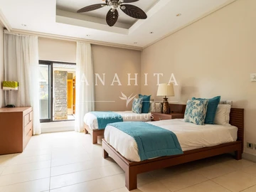 5 Bedroom Villa
