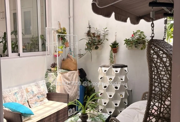 Maison Familiale à Deux Étages à Vendre – Beau Bassin Centre 