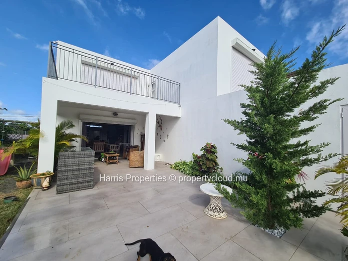 Belle et grande villa indépendante disponible à la vente à Cap Malheureux