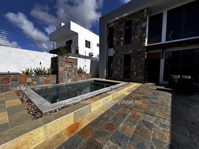 Contemporary New Villa with Swimming Pool and Large Glass Openings – Grand Baie