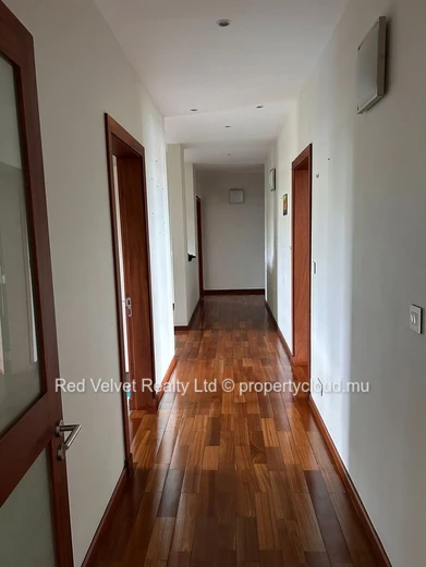 Appartement de luxe à louer à Floreal | Résidence prestigieuse de 330m²
