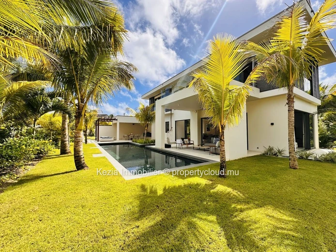 Signature Villa Within An Iconic 5? Beachfront Resort
