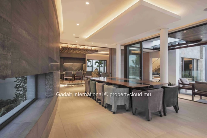 Villa de Prestige avec Vue sur le Golf à Louer à Anahita – 35 000 EUR / mois