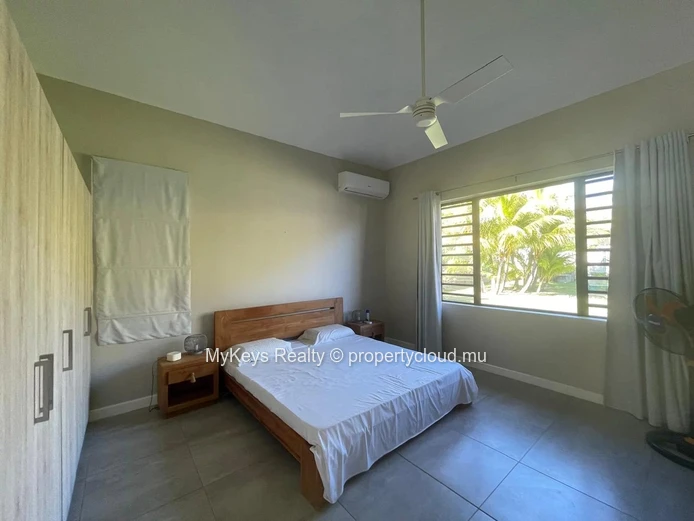Panoramic Mountain Views - Expansive Landscaped Grounds - Absolute Privacy - Pet Friendly