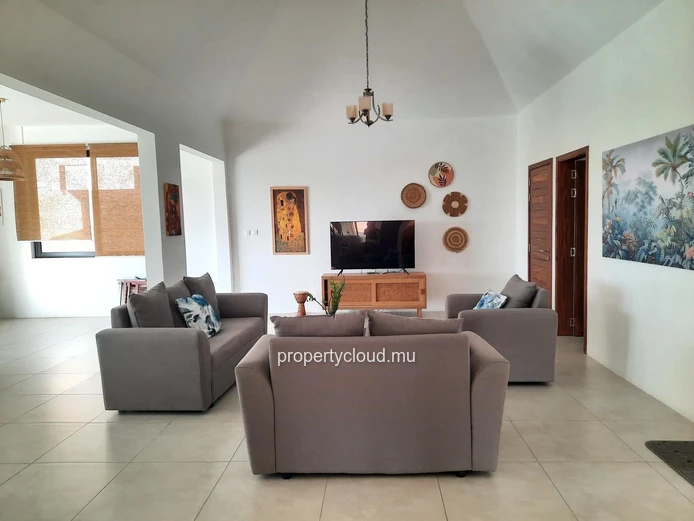 Tamarin – À vendre, villa récente 3 chambres avec piscine et vue dégagée