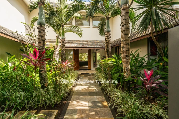 Beau Champ - Magnificent 5-bedroom villa with private pool