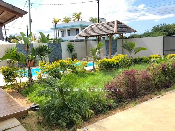 For Rent – Furnished House With Private Pool - Bain Boeuf - North