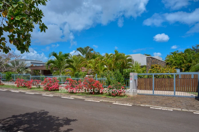 Villa 3 chambres 346 m² sur 1 748 m² à vendre – Balaclava