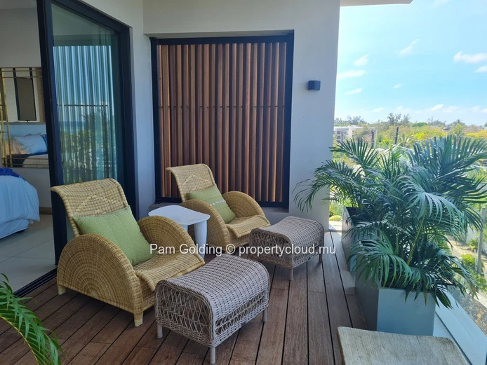 3-Bedroom Penthouse for Sale in Pointe aux Canonniers. Contemporary Design, Sea Views & Rooftop Pool