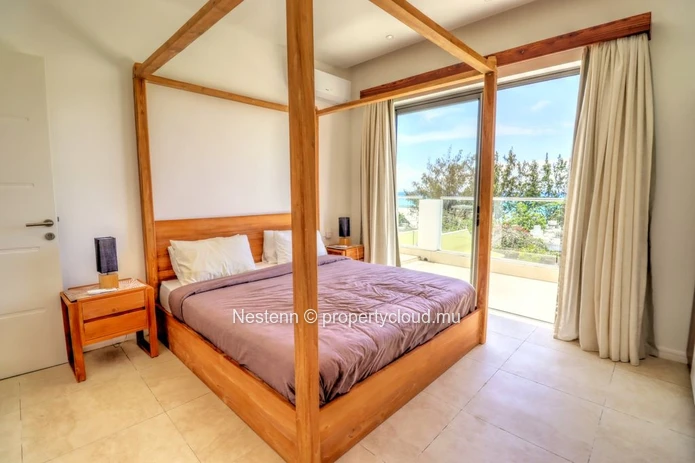 Spacious 3 bedroom penthouse with sea views.