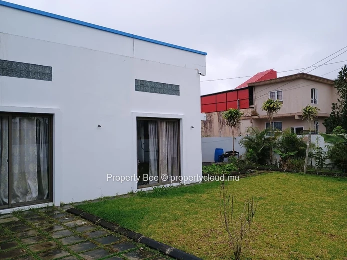 16ème Mille (Forest-Side) : 2021 House 5-Bedrooms / 3 Bathrooms