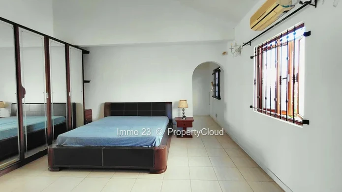 House / Villa - 4 bedrooms - Albion - Ref. MA100260VE