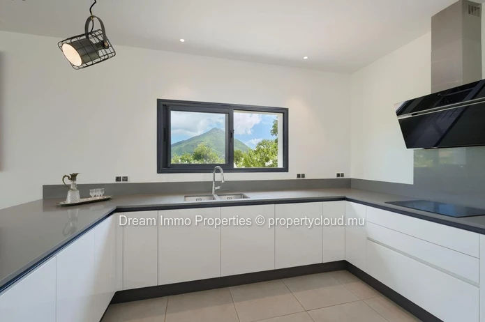 Villa Vue Montagne & Nature Environnante A 2 Pas Du Golf De Tamarina - Ile Maurice