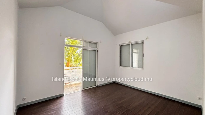 Opportunité d'acquérir une maison de 3 chambres dans un morcellement calme à Flic en Flac.