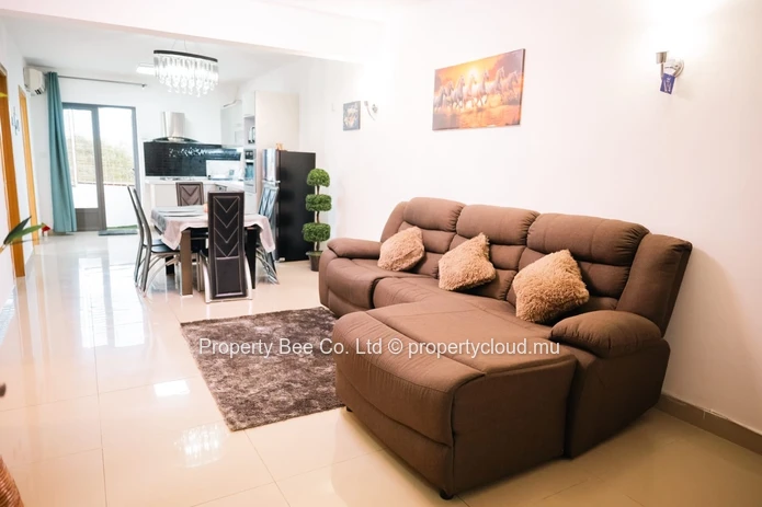 Modern 3 bedroom apartment between Avenues Colombres & Perdrix