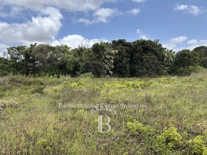 Côte d'Or / Highlands - Residential Plot of Land for Sale - 1,596.79 sqm