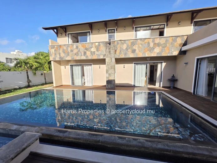 Magnifique villa individuelle contemporaine à louer à Calodyne